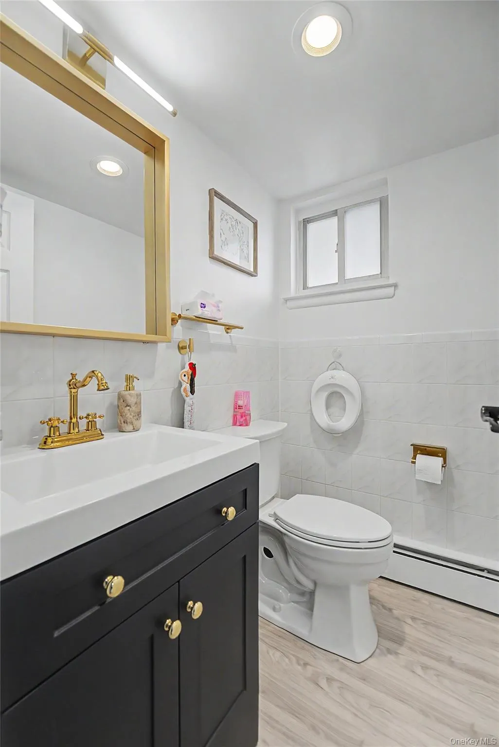 16 Hunt Place, Hempstead, NY, 5 Bedrooms Bedrooms, 7 Rooms Rooms,2 BathroomsBathrooms,Residential,For Rent,Hunt,0,1038840 16 Hunt Place, Hempstead, NY, 5 Bedrooms Bedrooms, 7 Rooms Rooms,2 BathroomsBathrooms,Residential,For Rent,Hunt,0,1038840