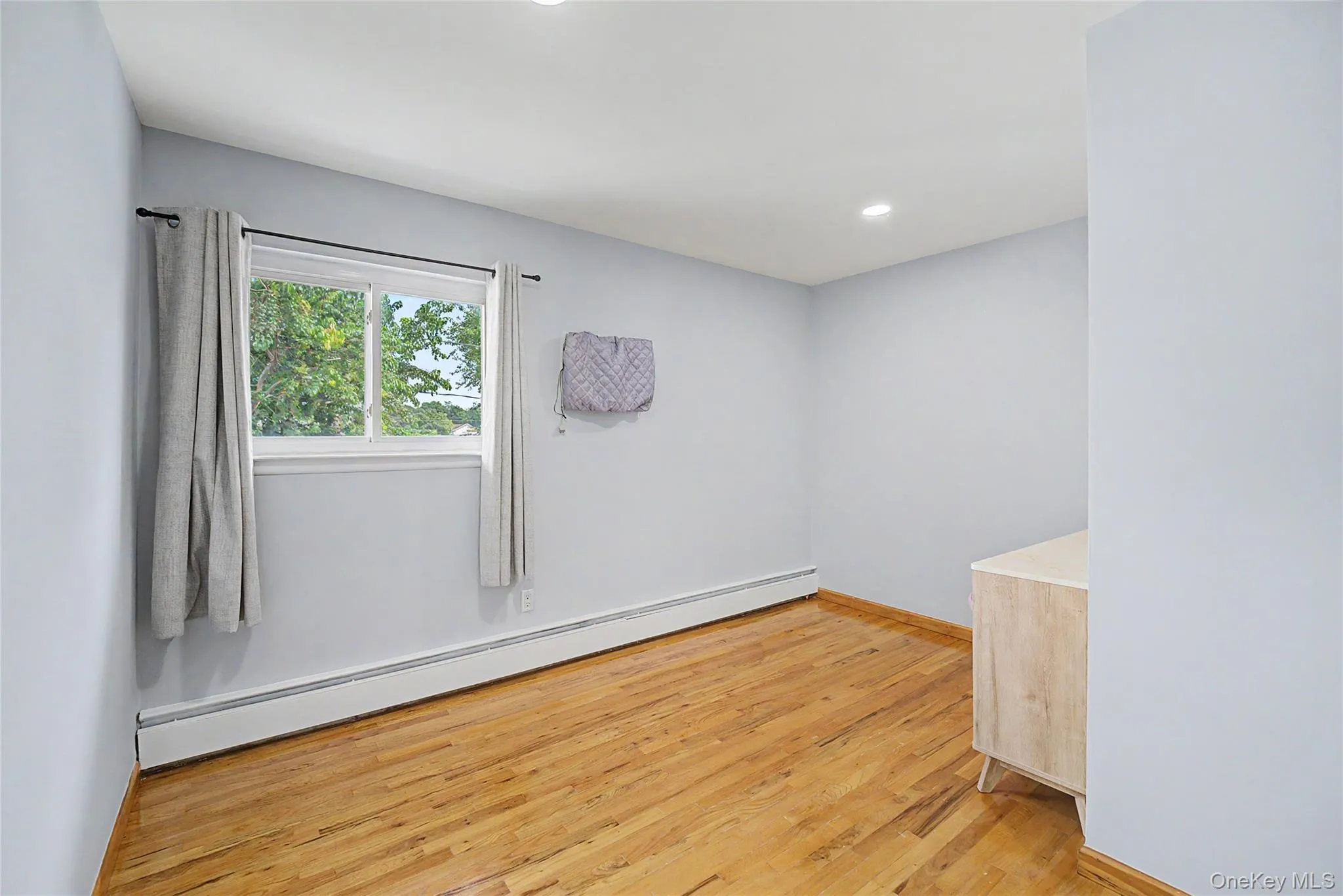 16 Hunt Place, Hempstead, NY, 5 Bedrooms Bedrooms, 7 Rooms Rooms,2 BathroomsBathrooms,Residential,For Rent,Hunt,0,1038840 16 Hunt Place, Hempstead, NY, 5 Bedrooms Bedrooms, 7 Rooms Rooms,2 BathroomsBathrooms,Residential,For Rent,Hunt,0,1038840