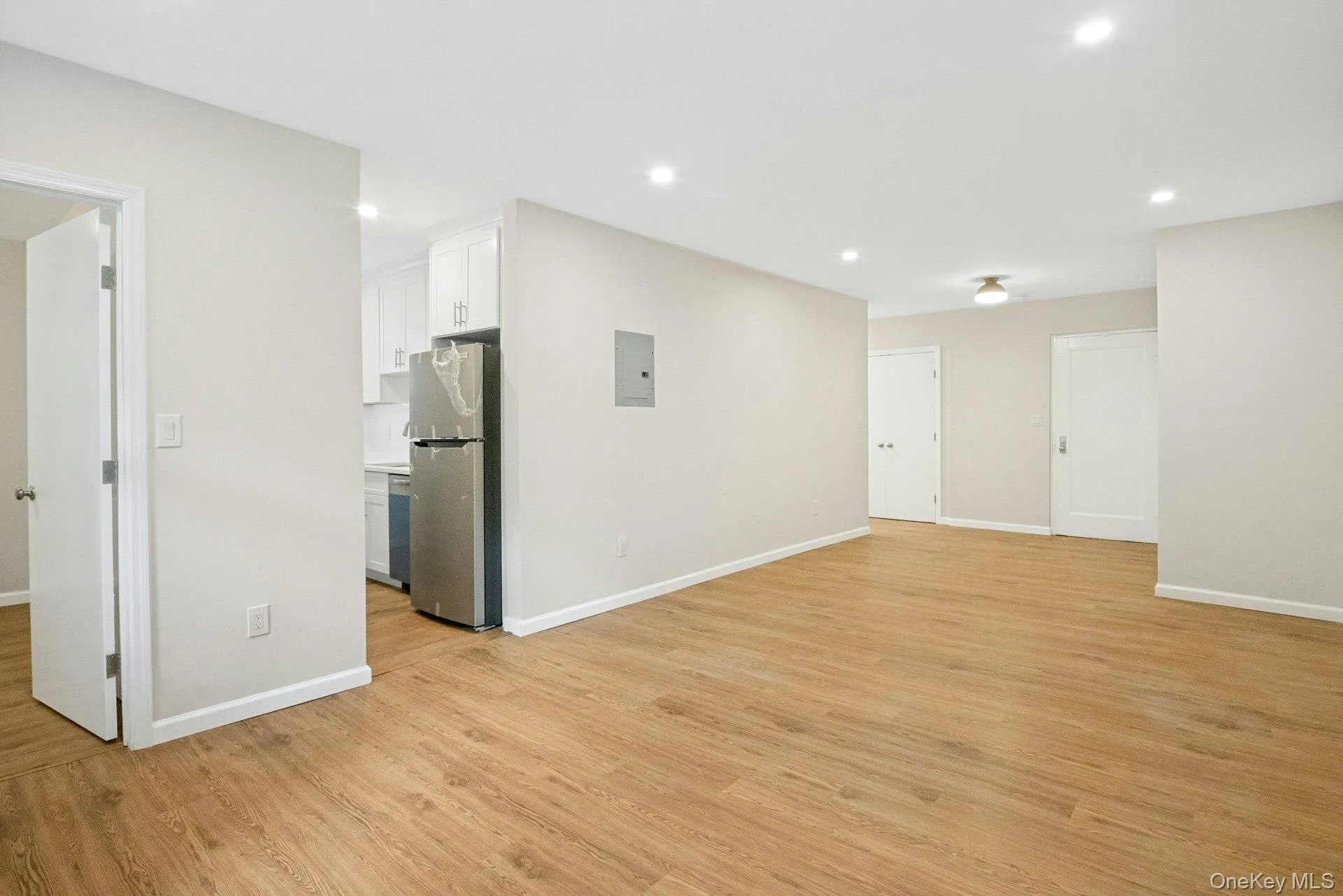 180 Hartsdale Avenue, Greenburgh, NY, 2 Bedrooms Bedrooms, 5 Rooms Rooms,2 BathroomsBathrooms,Residential,For Rent,Hartsdale,0,1038842 180 Hartsdale Avenue, Greenburgh, NY, 2 Bedrooms Bedrooms, 5 Rooms Rooms,2 BathroomsBathrooms,Residential,For Rent,Hartsdale,0,1038842
