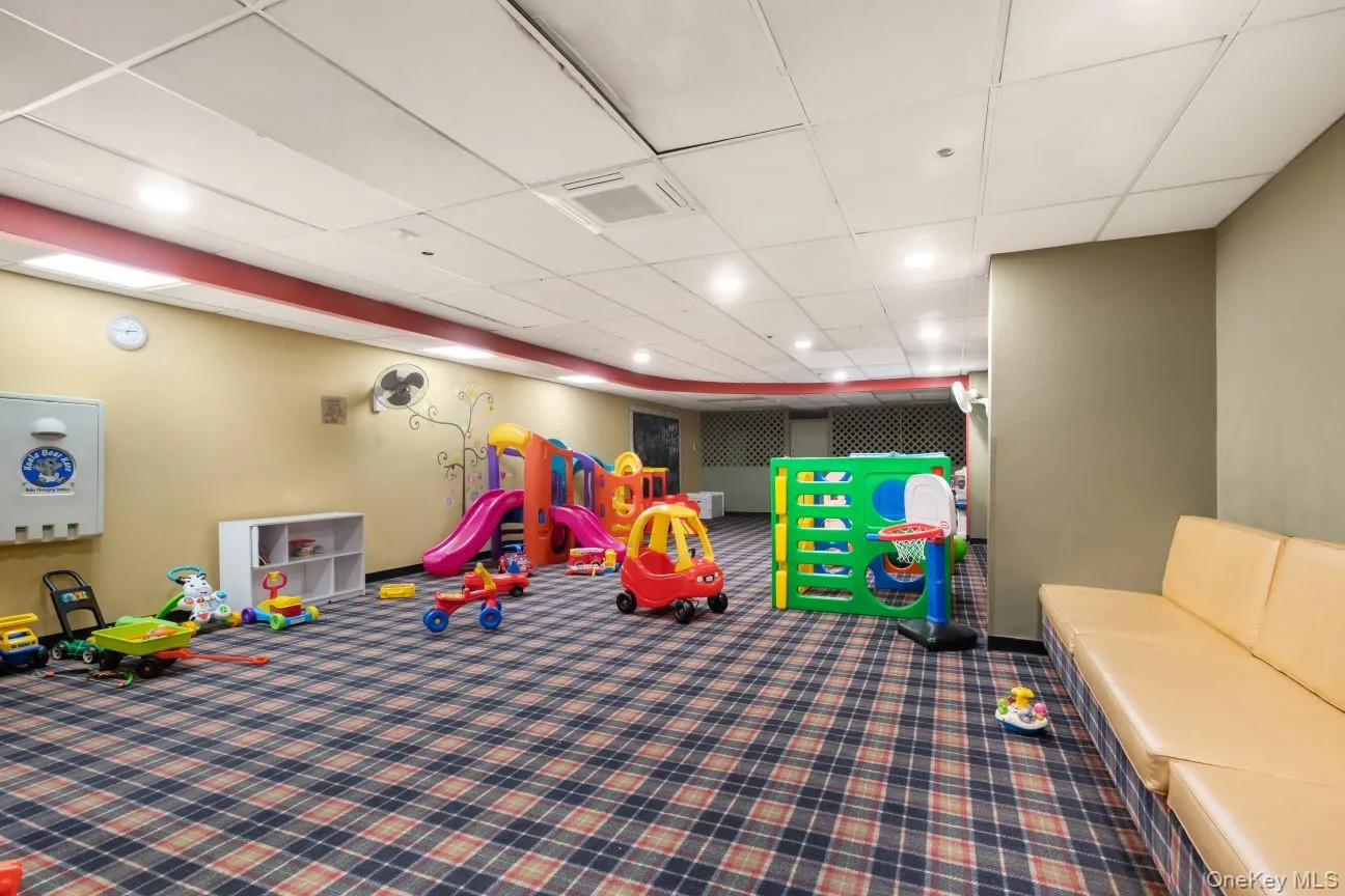 1 Bay Club Drive, New York, NY, 3 Rooms Rooms,1 BathroomBathrooms,Residential,For Rent,Bay Club,0,1038845 1 Bay Club Drive, New York, NY, 3 Rooms Rooms,1 BathroomBathrooms,Residential,For Rent,Bay Club,0,1038845