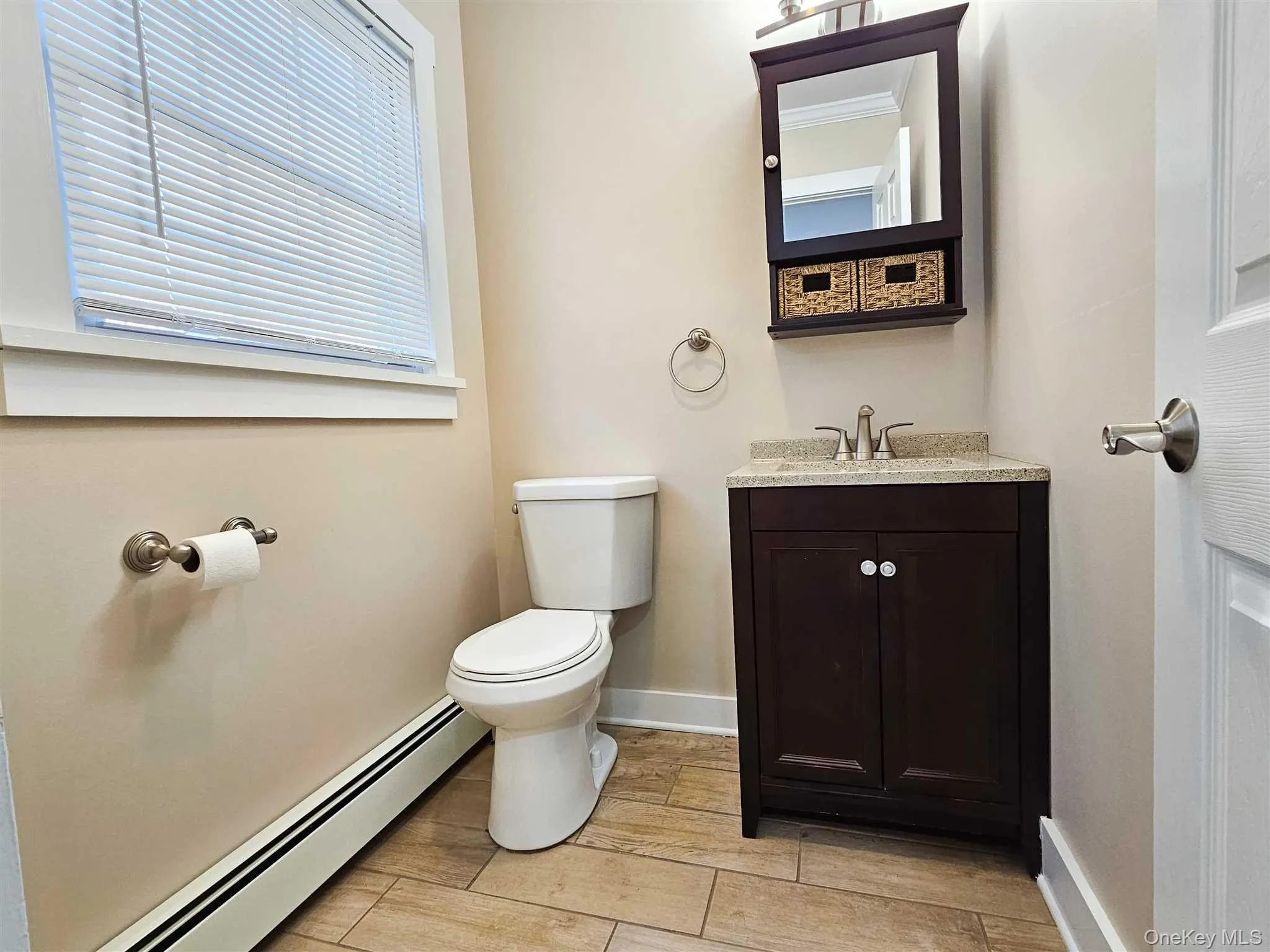 32 ALPINE Drive, Wappinger, NY, 3 Bedrooms Bedrooms, 7 Rooms Rooms,1 BathroomBathrooms,Residential Lease,For Rent,ALPINE,0,1038847 32 ALPINE Drive, Wappinger, NY, 3 Bedrooms Bedrooms, 7 Rooms Rooms,1 BathroomBathrooms,Residential Lease,For Rent,ALPINE,0,1038847