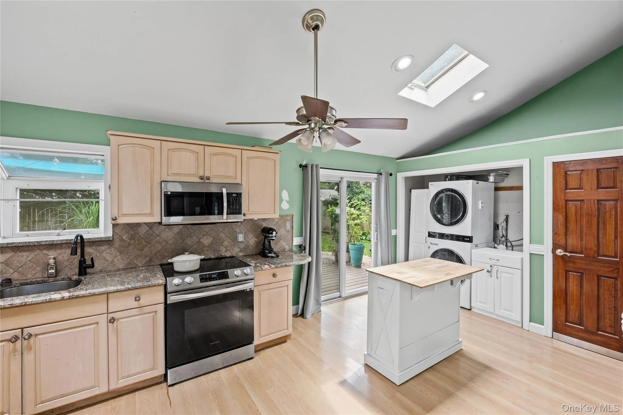 1023 Udall Road, Islip, NY, 3 Bedrooms Bedrooms, 6 Rooms Rooms,1 BathroomBathrooms,Residential,For Rent,Udall,0,1038855 1023 Udall Road, Islip, NY, 3 Bedrooms Bedrooms, 6 Rooms Rooms,1 BathroomBathrooms,Residential,For Rent,Udall,0,1038855