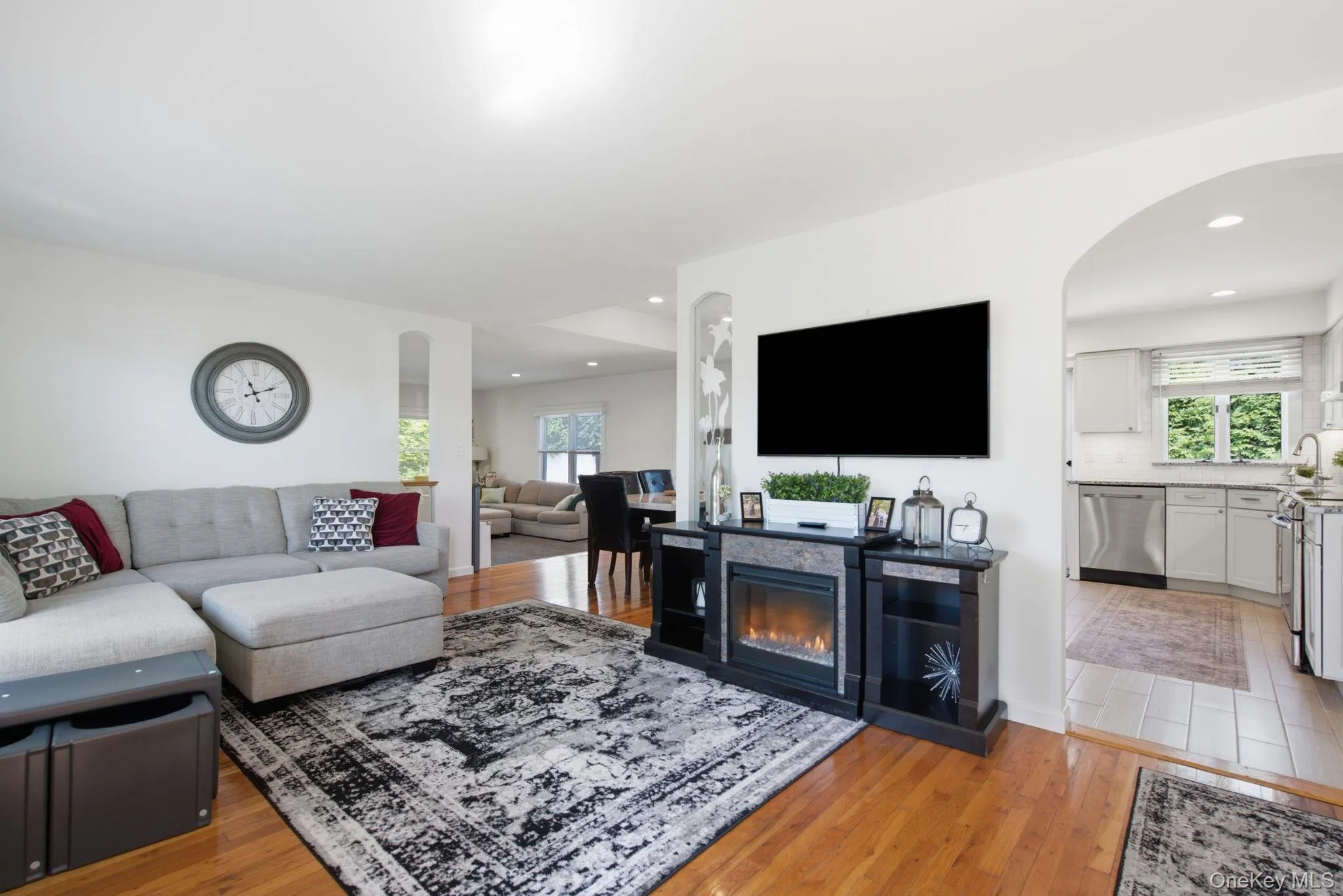 215 Walker Street, Babylon, NY, 3 Bedrooms Bedrooms, 7 Rooms Rooms,1 BathroomBathrooms,Residential,For Rent,Walker,0,1038858 215 Walker Street, Babylon, NY, 3 Bedrooms Bedrooms, 7 Rooms Rooms,1 BathroomBathrooms,Residential,For Rent,Walker,0,1038858