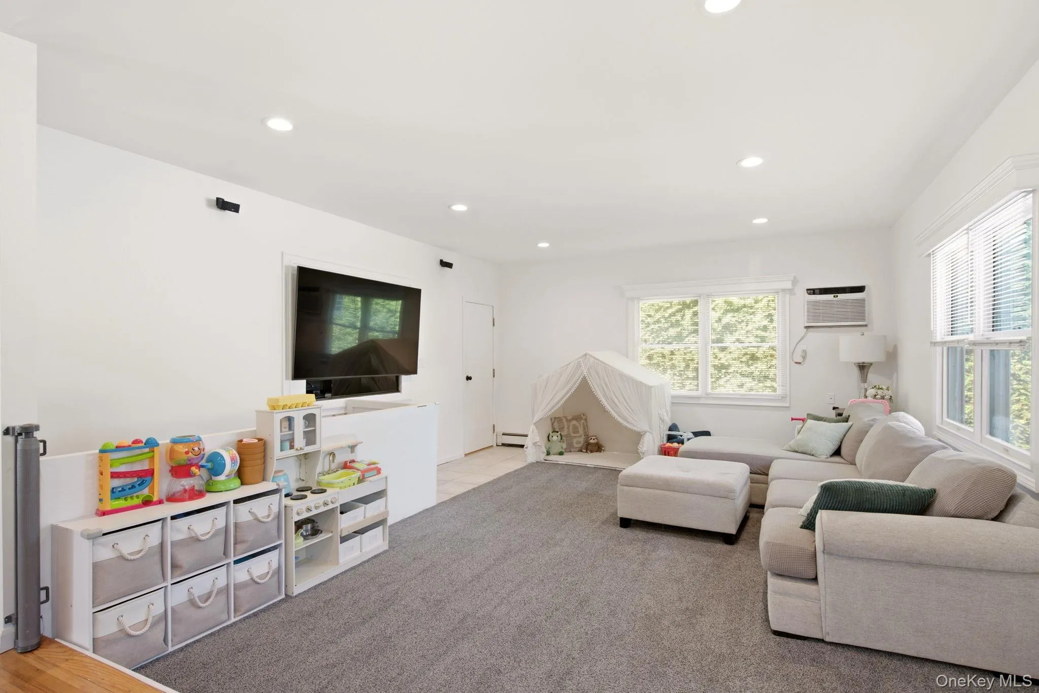 215 Walker Street, Babylon, NY, 3 Bedrooms Bedrooms, 7 Rooms Rooms,1 BathroomBathrooms,Residential,For Rent,Walker,0,1038858 215 Walker Street, Babylon, NY, 3 Bedrooms Bedrooms, 7 Rooms Rooms,1 BathroomBathrooms,Residential,For Rent,Walker,0,1038858