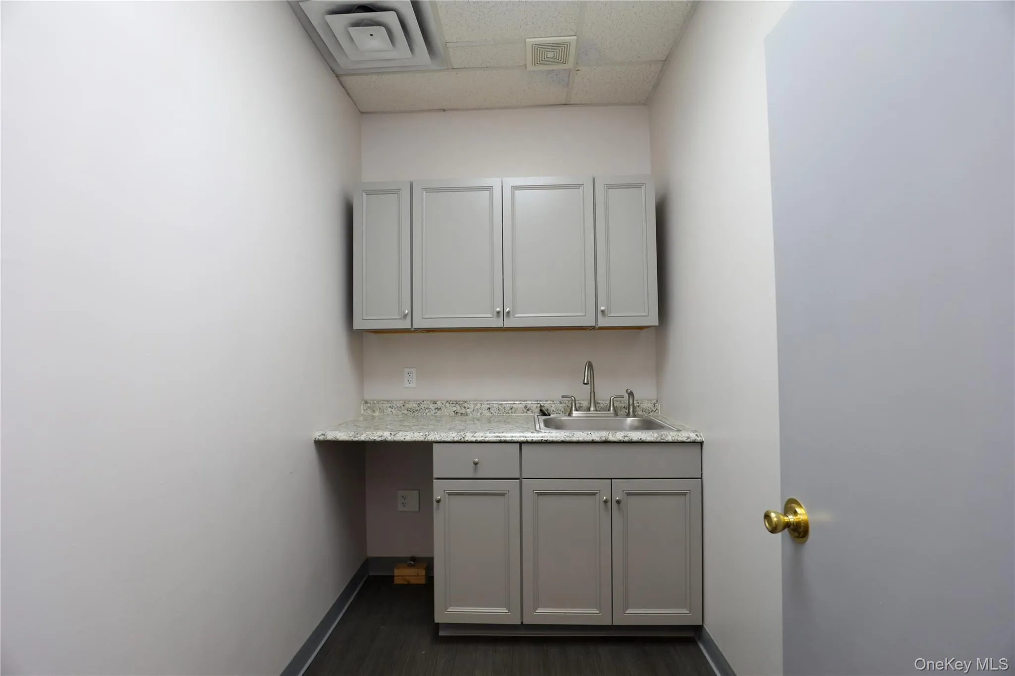 2905 Route 9W, Saugerties, NY, ,Commercial Lease,For Rent,Route 9W,0,1038861 2905 Route 9W, Saugerties, NY, ,Commercial Lease,For Rent,Route 9W,0,1038861