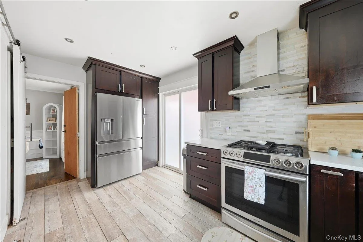 25 Coolidge Avenue, Yonkers, NY, 2 Bedrooms Bedrooms, 8 Rooms Rooms,2 BathroomsBathrooms,Residential,For Rent,Coolidge,0,1038877 25 Coolidge Avenue, Yonkers, NY, 2 Bedrooms Bedrooms, 8 Rooms Rooms,2 BathroomsBathrooms,Residential,For Rent,Coolidge,0,1038877
