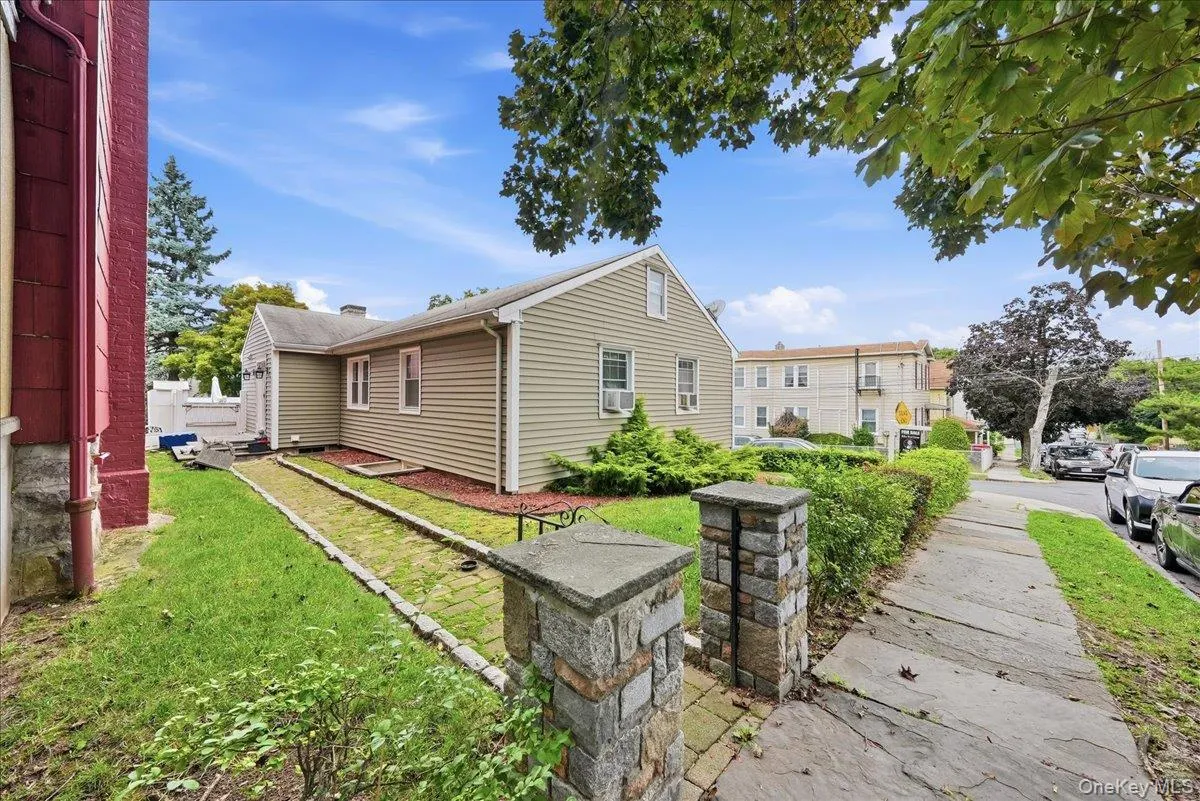 25 Coolidge Avenue, Yonkers, NY, 2 Bedrooms Bedrooms, 8 Rooms Rooms,2 BathroomsBathrooms,Residential,For Rent,Coolidge,0,1038877 25 Coolidge Avenue, Yonkers, NY, 2 Bedrooms Bedrooms, 8 Rooms Rooms,2 BathroomsBathrooms,Residential,For Rent,Coolidge,0,1038877