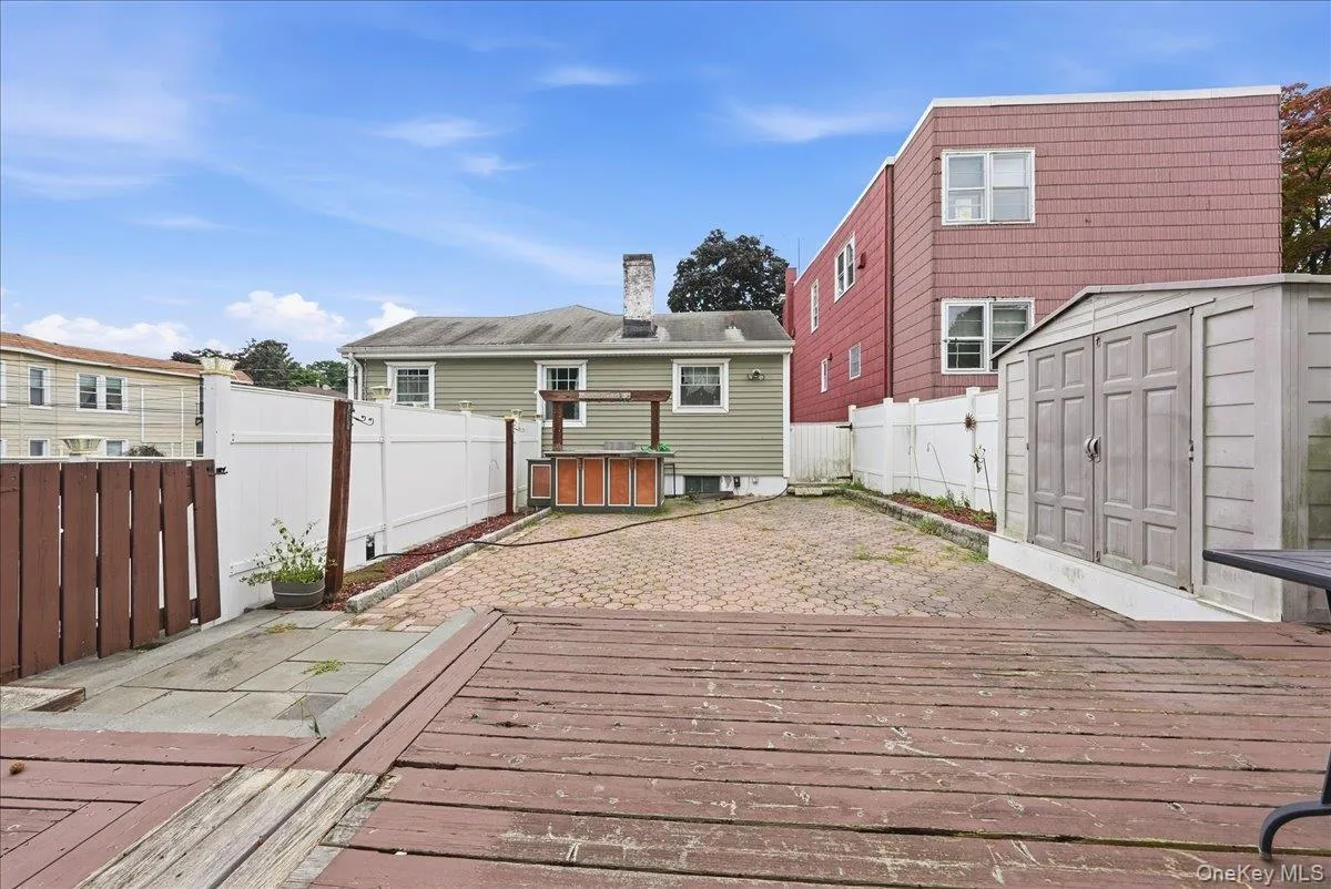 25 Coolidge Avenue, Yonkers, NY, 2 Bedrooms Bedrooms, 8 Rooms Rooms,2 BathroomsBathrooms,Residential,For Rent,Coolidge,0,1038877 25 Coolidge Avenue, Yonkers, NY, 2 Bedrooms Bedrooms, 8 Rooms Rooms,2 BathroomsBathrooms,Residential,For Rent,Coolidge,0,1038877