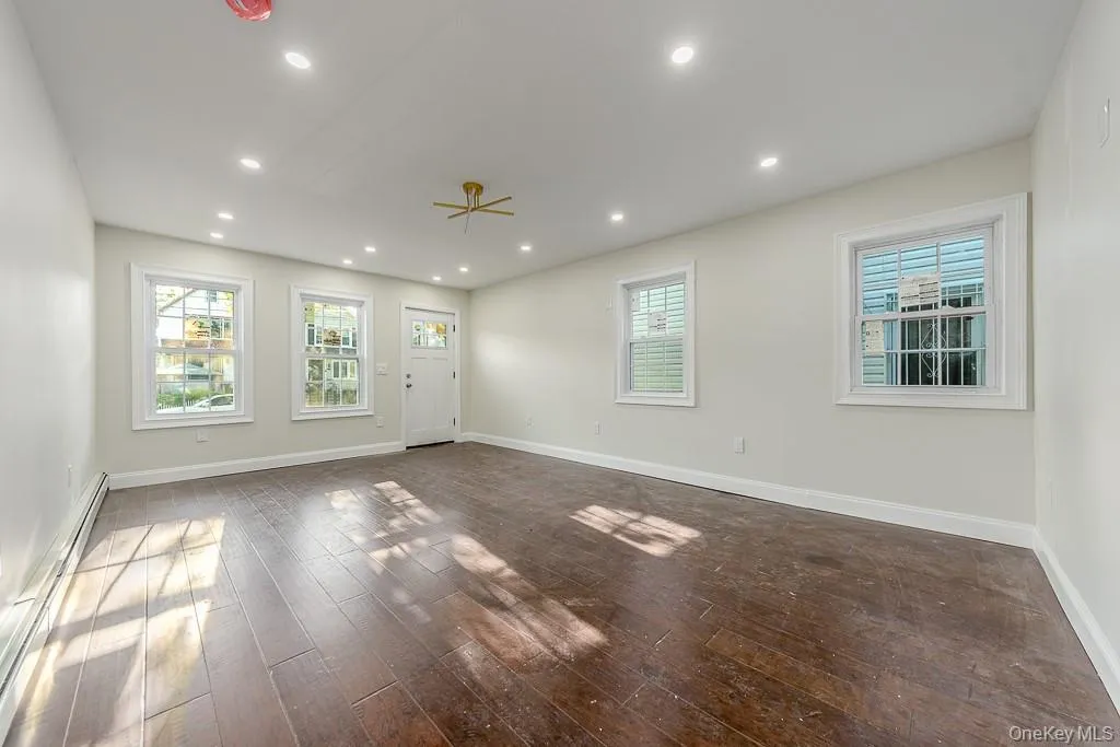11640 141st Street, New York, NY, 3 Bedrooms Bedrooms, 6 Rooms Rooms,2 BathroomsBathrooms,Residential,For Rent,141st,0,1038880 11640 141st Street, New York, NY, 3 Bedrooms Bedrooms, 6 Rooms Rooms,2 BathroomsBathrooms,Residential,For Rent,141st,0,1038880