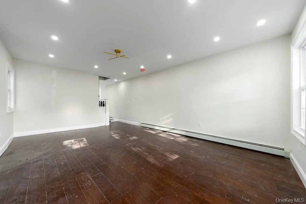 11640 141st Street, New York, NY, 3 Bedrooms Bedrooms, 6 Rooms Rooms,2 BathroomsBathrooms,Residential,For Rent,141st,0,1038880 11640 141st Street, New York, NY, 3 Bedrooms Bedrooms, 6 Rooms Rooms,2 BathroomsBathrooms,Residential,For Rent,141st,0,1038880