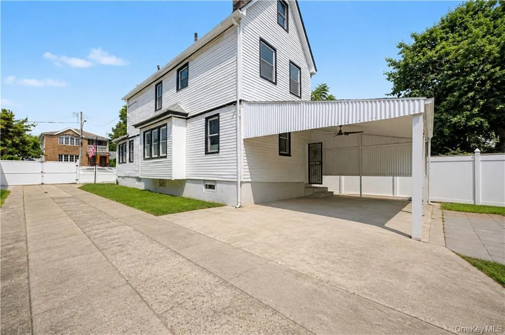145-37 179TH Street, New York, NY, 4 Bedrooms Bedrooms, 7 Rooms Rooms,3 BathroomsBathrooms,Residential,For Rent,179TH,0,1038882 145-37 179TH Street, New York, NY, 4 Bedrooms Bedrooms, 7 Rooms Rooms,3 BathroomsBathrooms,Residential,For Rent,179TH,0,1038882
