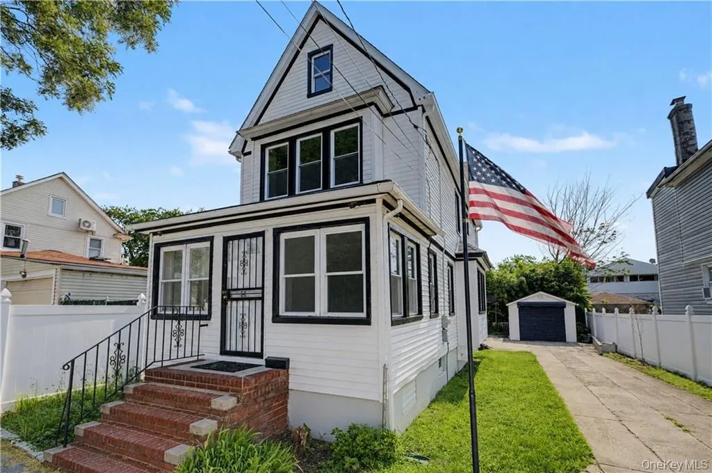 145-37 179TH Street, New York, NY, 4 Bedrooms Bedrooms, 7 Rooms Rooms,3 BathroomsBathrooms,Residential,For Rent,179TH,0,1038882 145-37 179TH Street, New York, NY, 4 Bedrooms Bedrooms, 7 Rooms Rooms,3 BathroomsBathrooms,Residential,For Rent,179TH,0,1038882