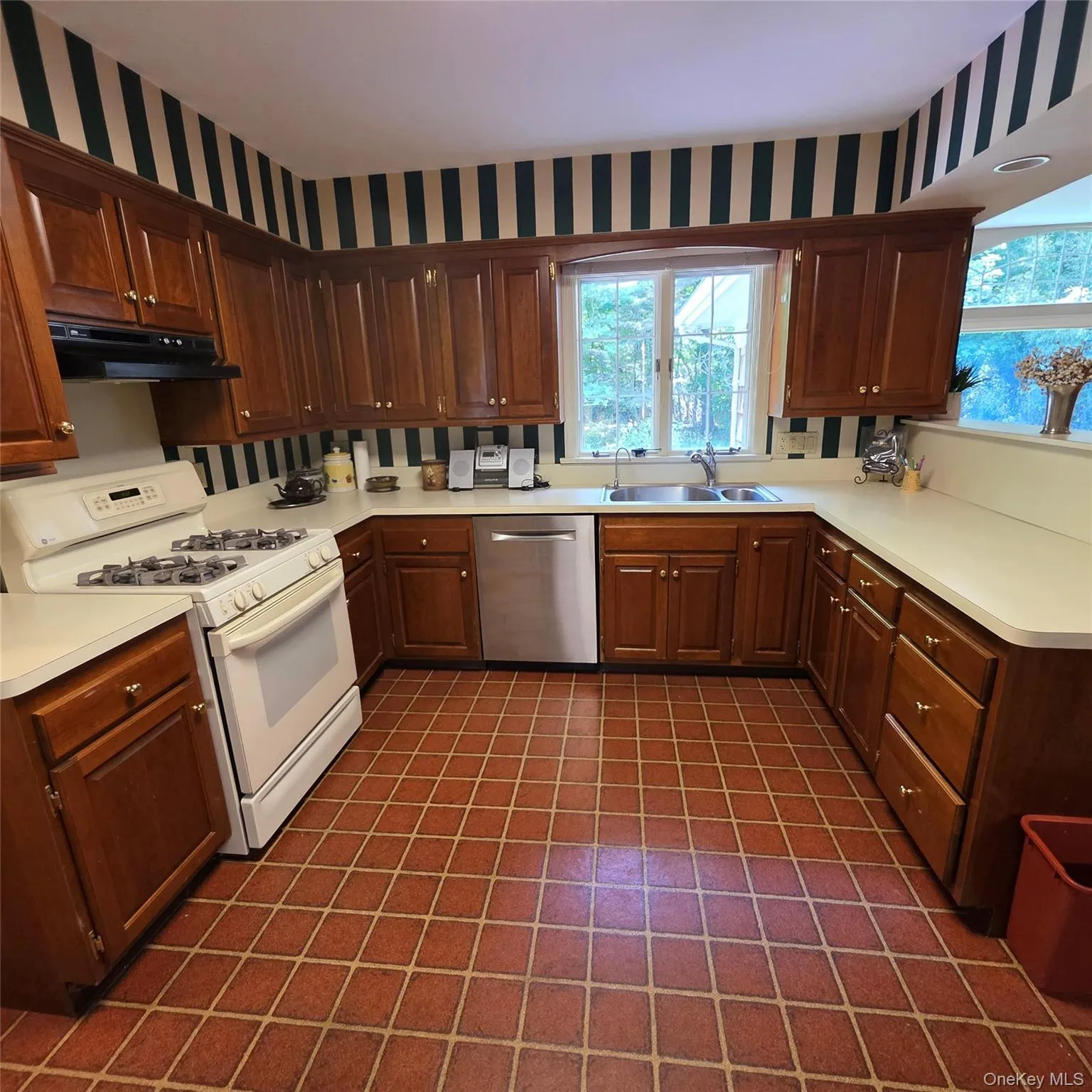 9 Cliff Road, Brookhaven, NY, 3 Bedrooms Bedrooms, 9 Rooms Rooms,2 BathroomsBathrooms,Residential Lease,For Rent,Cliff,0,1038889 9 Cliff Road, Brookhaven, NY, 3 Bedrooms Bedrooms, 9 Rooms Rooms,2 BathroomsBathrooms,Residential Lease,For Rent,Cliff,0,1038889