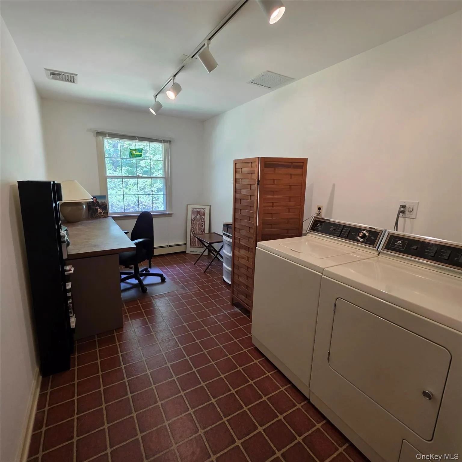 9 Cliff Road, Brookhaven, NY, 3 Bedrooms Bedrooms, 9 Rooms Rooms,2 BathroomsBathrooms,Residential Lease,For Rent,Cliff,0,1038889 9 Cliff Road, Brookhaven, NY, 3 Bedrooms Bedrooms, 9 Rooms Rooms,2 BathroomsBathrooms,Residential Lease,For Rent,Cliff,0,1038889