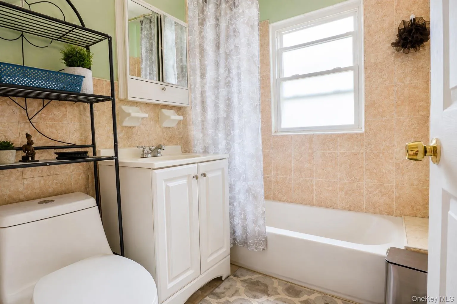 109-49 123rd St, New York, NY, 3 Bedrooms Bedrooms, 2 Rooms Rooms,1 BathroomBathrooms,Residential,For Rent,123rd St,0,1038891 109-49 123rd St, New York, NY, 3 Bedrooms Bedrooms, 2 Rooms Rooms,1 BathroomBathrooms,Residential,For Rent,123rd St,0,1038891