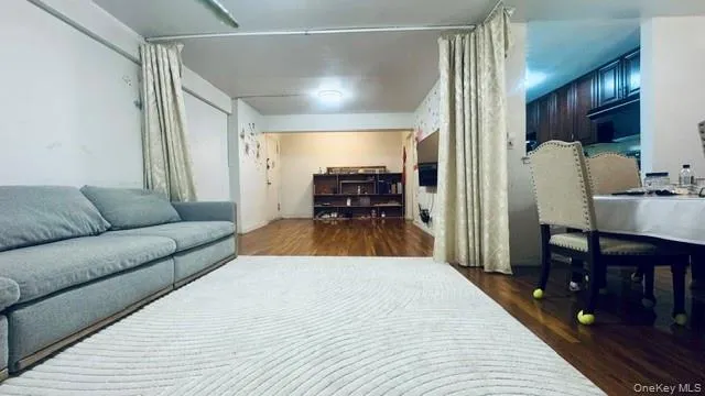 144-30 Roosevelt Avenue, New York, NY, 2 Bedrooms Bedrooms, 5 Rooms Rooms,1 BathroomBathrooms,Residential,For Rent,Roosevelt,0,1038893 144-30 Roosevelt Avenue, New York, NY, 2 Bedrooms Bedrooms, 5 Rooms Rooms,1 BathroomBathrooms,Residential,For Rent,Roosevelt,0,1038893