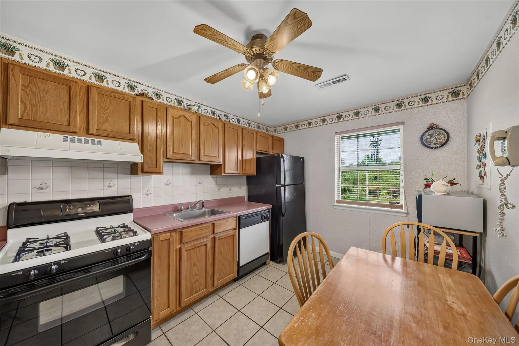 81 Lois Lane, Monroe, NY, 2 Bedrooms Bedrooms, 5 Rooms Rooms,1 BathroomBathrooms,Residential,For Rent,Lois,0,1038894 81 Lois Lane, Monroe, NY, 2 Bedrooms Bedrooms, 5 Rooms Rooms,1 BathroomBathrooms,Residential,For Rent,Lois,0,1038894