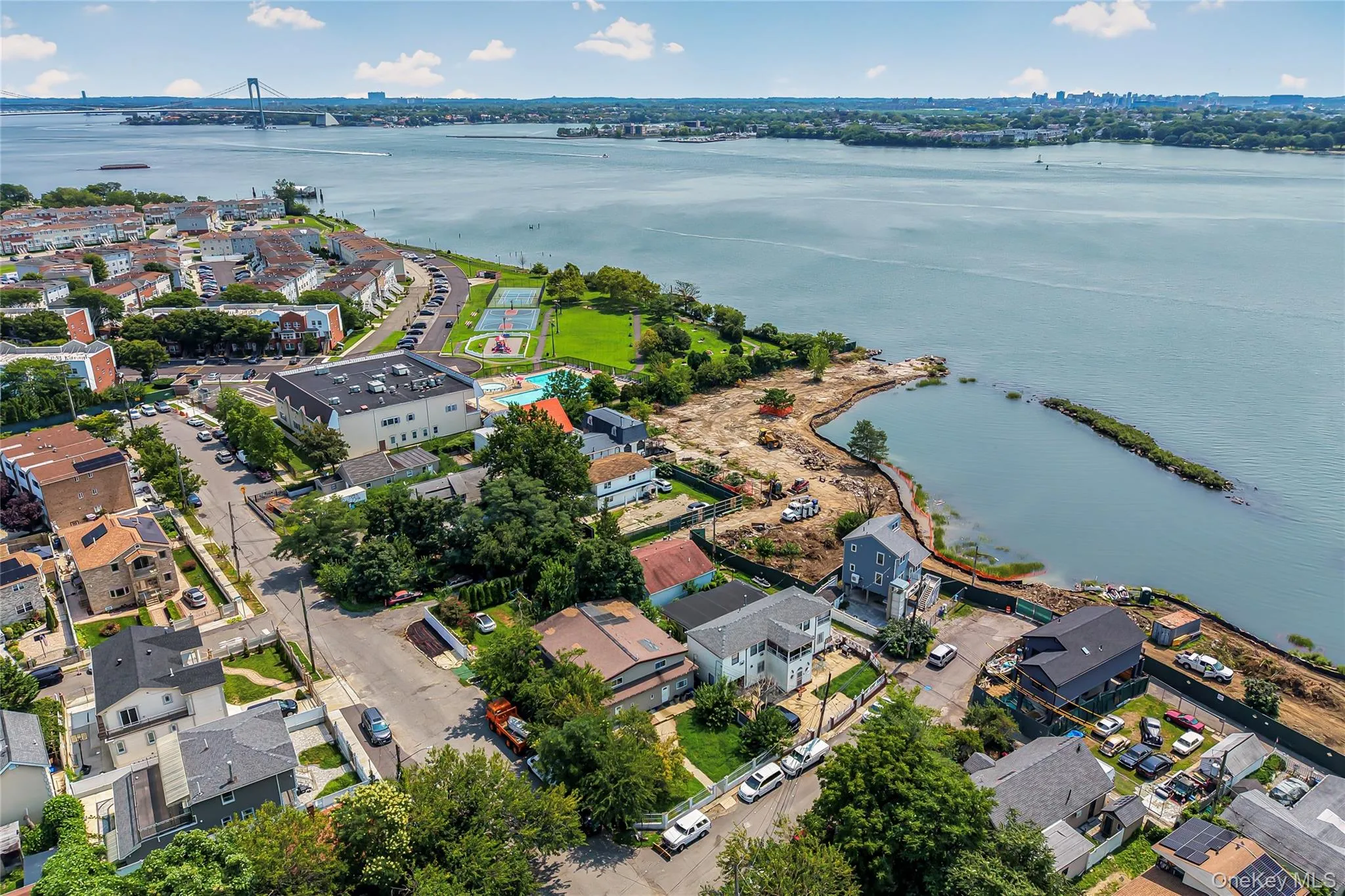 419 Harding Park, New York, NY, 4 Bedrooms Bedrooms, 11 Rooms Rooms,5 BathroomsBathrooms,Residential,For Rent,Harding,0,1038896 419 Harding Park, New York, NY, 4 Bedrooms Bedrooms, 11 Rooms Rooms,5 BathroomsBathrooms,Residential,For Rent,Harding,0,1038896