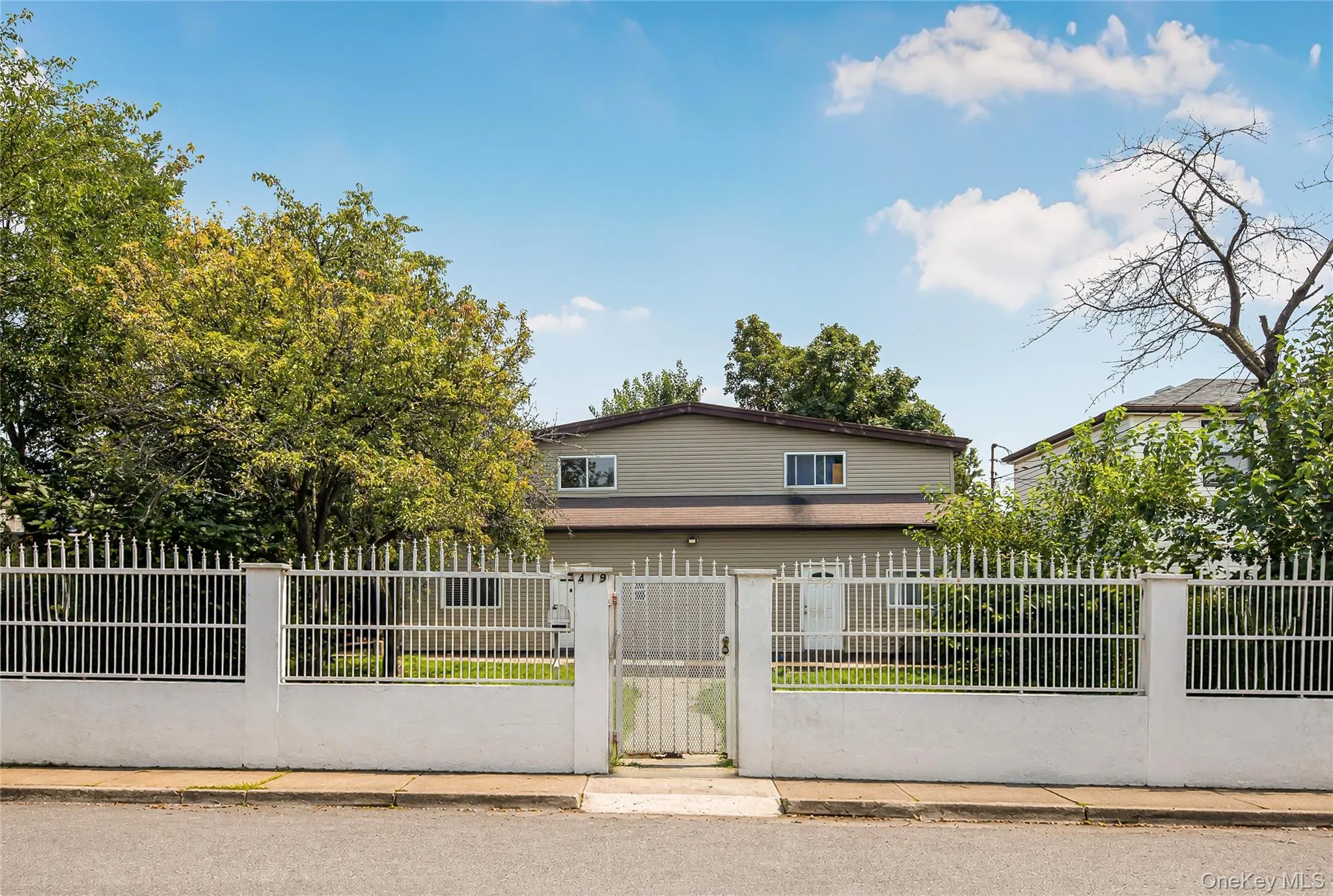 419 Harding Park, New York, NY, 4 Bedrooms Bedrooms, 11 Rooms Rooms,5 BathroomsBathrooms,Residential,For Rent,Harding,0,1038896 419 Harding Park, New York, NY, 4 Bedrooms Bedrooms, 11 Rooms Rooms,5 BathroomsBathrooms,Residential,For Rent,Harding,0,1038896