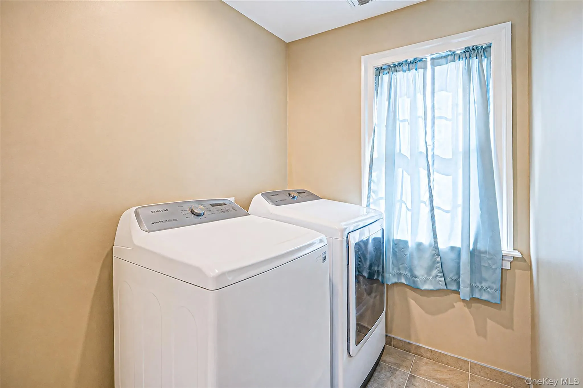 143 Meadow Path, Riverhead, NY, 4 Bedrooms Bedrooms, 15 Rooms Rooms,3 BathroomsBathrooms,Residential,For Rent,Meadow,0,1038904 143 Meadow Path, Riverhead, NY, 4 Bedrooms Bedrooms, 15 Rooms Rooms,3 BathroomsBathrooms,Residential,For Rent,Meadow,0,1038904