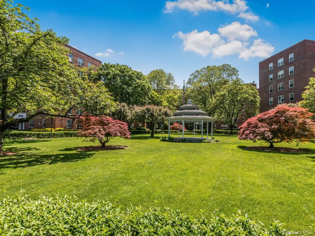 220 Pelham Road, New Rochelle, NY, 2 Bedrooms Bedrooms, 5 Rooms Rooms,1 BathroomBathrooms,Residential Lease,For Rent,Pelham,0,1038908 220 Pelham Road, New Rochelle, NY, 2 Bedrooms Bedrooms, 5 Rooms Rooms,1 BathroomBathrooms,Residential Lease,For Rent,Pelham,0,1038908