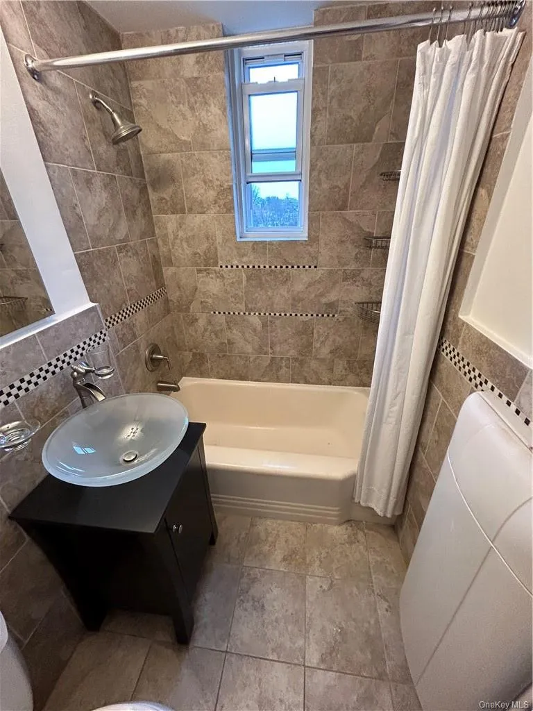 220 Pelham Road, New Rochelle, NY, 2 Bedrooms Bedrooms, 5 Rooms Rooms,1 BathroomBathrooms,Residential Lease,For Rent,Pelham,0,1038908 220 Pelham Road, New Rochelle, NY, 2 Bedrooms Bedrooms, 5 Rooms Rooms,1 BathroomBathrooms,Residential Lease,For Rent,Pelham,0,1038908
