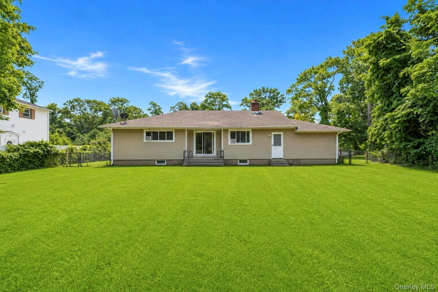 617 Granny Road, Brookhaven, NY, 3 Bedrooms Bedrooms, 7 Rooms Rooms,2 BathroomsBathrooms,Residential,For Rent,Granny,0,1038914 617 Granny Road, Brookhaven, NY, 3 Bedrooms Bedrooms, 7 Rooms Rooms,2 BathroomsBathrooms,Residential,For Rent,Granny,0,1038914