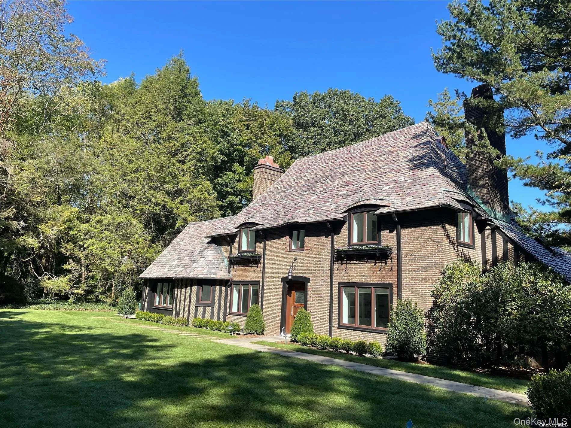 8 Valley Road Road, Oyster Bay, NY, 4 Bedrooms Bedrooms, 9 Rooms Rooms,3 BathroomsBathrooms,Residential Lease,For Rent,Valley Road,0,1038915 8 Valley Road Road, Oyster Bay, NY, 4 Bedrooms Bedrooms, 9 Rooms Rooms,3 BathroomsBathrooms,Residential Lease,For Rent,Valley Road,0,1038915
