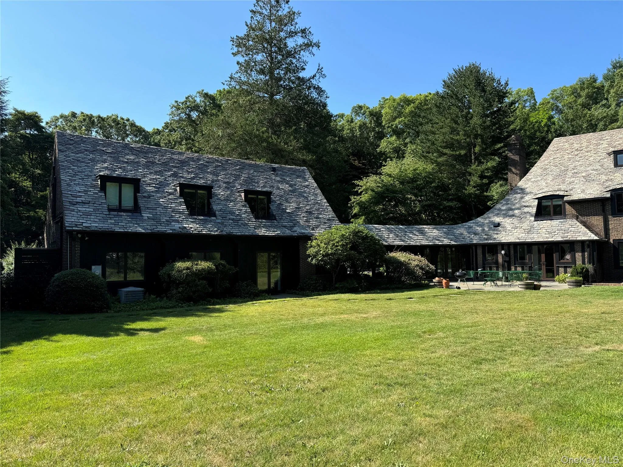 8 Valley Road Road, Oyster Bay, NY, 4 Bedrooms Bedrooms, 9 Rooms Rooms,3 BathroomsBathrooms,Residential Lease,For Rent,Valley Road,0,1038915 8 Valley Road Road, Oyster Bay, NY, 4 Bedrooms Bedrooms, 9 Rooms Rooms,3 BathroomsBathrooms,Residential Lease,For Rent,Valley Road,0,1038915