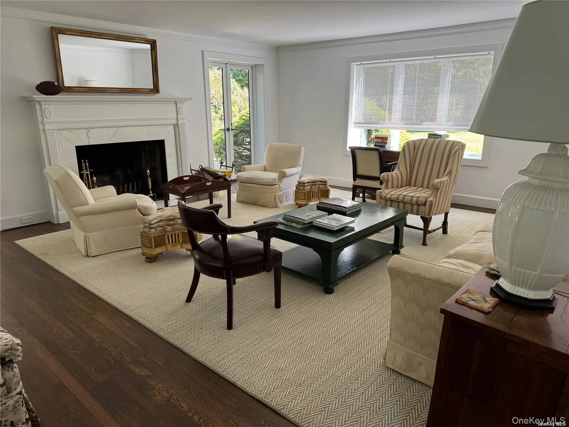 Large, sunny living room Large, sunny living room