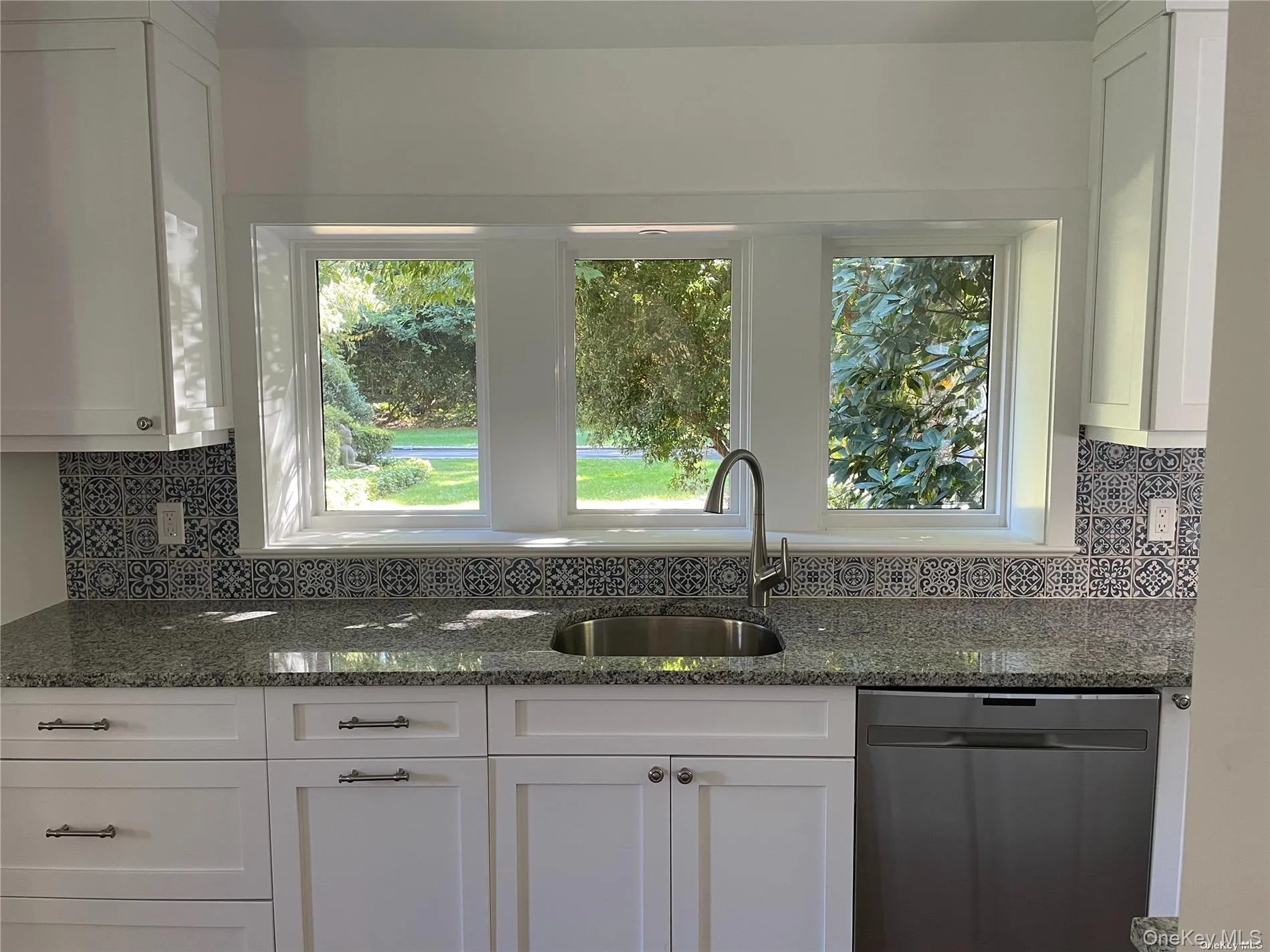 8 Valley Road Road, Oyster Bay, NY, 4 Bedrooms Bedrooms, 9 Rooms Rooms,3 BathroomsBathrooms,Residential Lease,For Rent,Valley Road,0,1038915 8 Valley Road Road, Oyster Bay, NY, 4 Bedrooms Bedrooms, 9 Rooms Rooms,3 BathroomsBathrooms,Residential Lease,For Rent,Valley Road,0,1038915