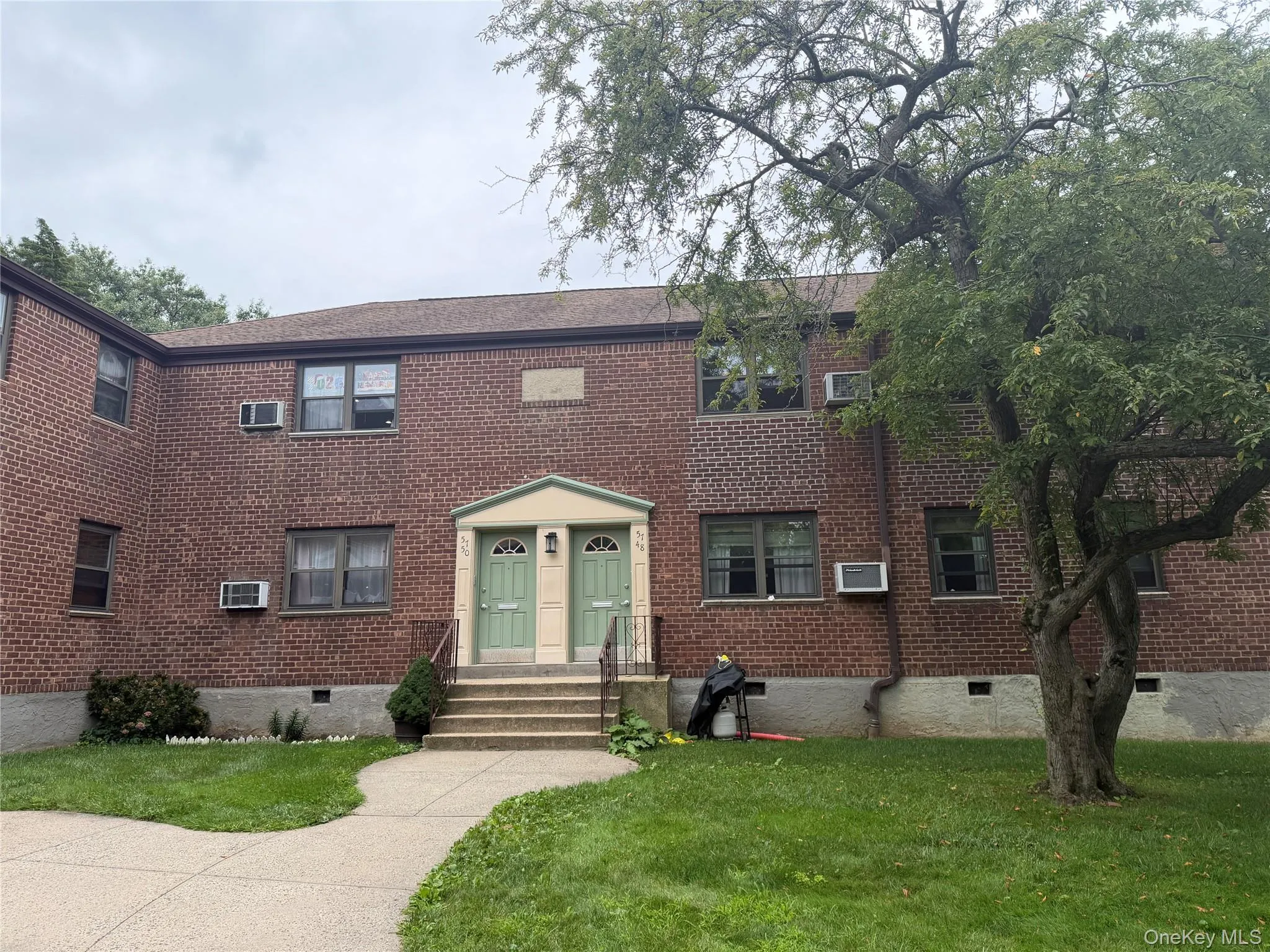 57-48 246th Crescent, New York, NY, 2 Bedrooms Bedrooms, 4 Rooms Rooms,1 BathroomBathrooms,Residential,For Rent,246th,0,1038921 57-48 246th Crescent, New York, NY, 2 Bedrooms Bedrooms, 4 Rooms Rooms,1 BathroomBathrooms,Residential,For Rent,246th,0,1038921
