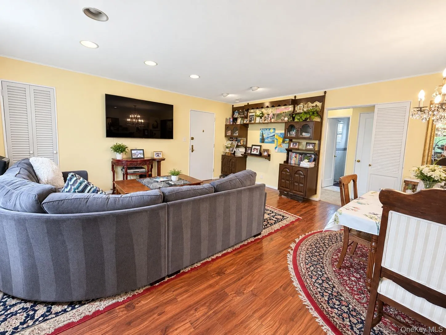 57-48 246th Crescent, New York, NY, 2 Bedrooms Bedrooms, 4 Rooms Rooms,1 BathroomBathrooms,Residential,For Rent,246th,0,1038921 57-48 246th Crescent, New York, NY, 2 Bedrooms Bedrooms, 4 Rooms Rooms,1 BathroomBathrooms,Residential,For Rent,246th,0,1038921