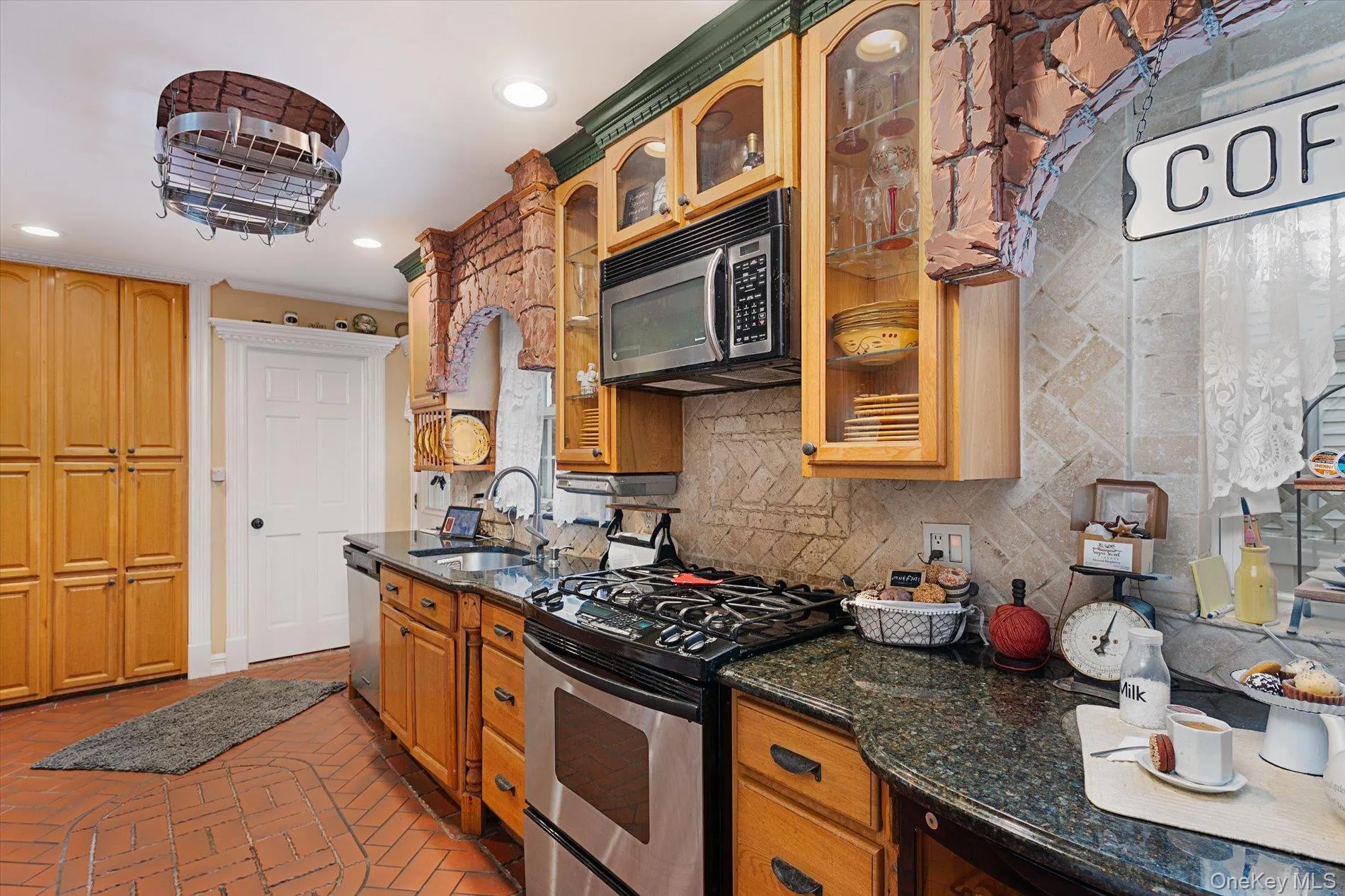 2563 Milburn Avenue, Hempstead, NY, 3 Bedrooms Bedrooms, 7 Rooms Rooms,2 BathroomsBathrooms,Residential,For Rent,Milburn,0,1038922 2563 Milburn Avenue, Hempstead, NY, 3 Bedrooms Bedrooms, 7 Rooms Rooms,2 BathroomsBathrooms,Residential,For Rent,Milburn,0,1038922