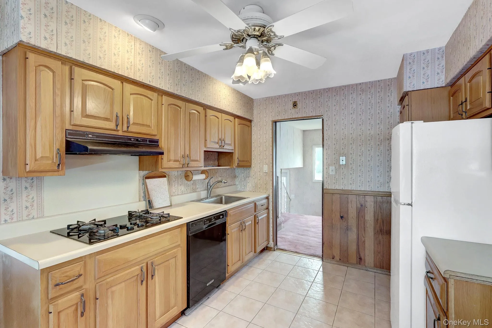14 Poppy Drive, Oyster Bay, NY, 4 Bedrooms Bedrooms, 8 Rooms Rooms,1 BathroomBathrooms,Residential,For Rent,Poppy,0,1038923 14 Poppy Drive, Oyster Bay, NY, 4 Bedrooms Bedrooms, 8 Rooms Rooms,1 BathroomBathrooms,Residential,For Rent,Poppy,0,1038923
