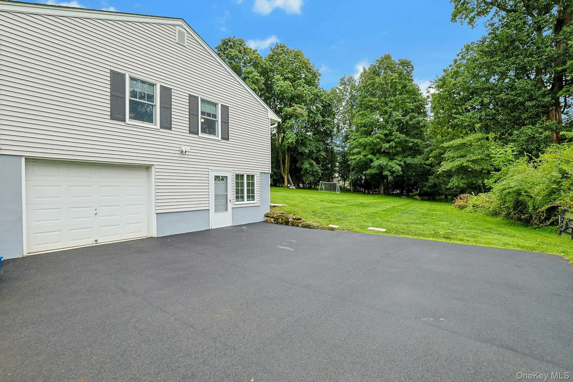 5 Prides Crossing, Clarkstown, NY, 4 Bedrooms Bedrooms, 9 Rooms Rooms,3 BathroomsBathrooms,Residential,For Rent,Prides,0,1038929 5 Prides Crossing, Clarkstown, NY, 4 Bedrooms Bedrooms, 9 Rooms Rooms,3 BathroomsBathrooms,Residential,For Rent,Prides,0,1038929