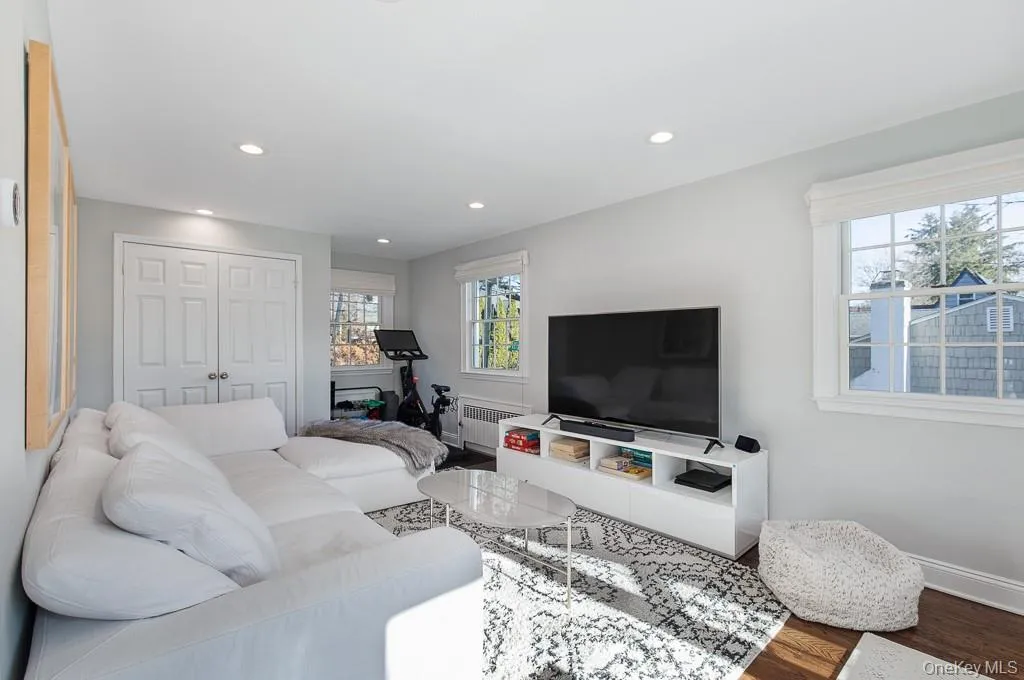 25 Roxbury Road, Greenburgh, NY, 4 Bedrooms Bedrooms, 8 Rooms Rooms,3 BathroomsBathrooms,Residential Lease,For Rent,Roxbury,0,1038932 25 Roxbury Road, Greenburgh, NY, 4 Bedrooms Bedrooms, 8 Rooms Rooms,3 BathroomsBathrooms,Residential Lease,For Rent,Roxbury,0,1038932