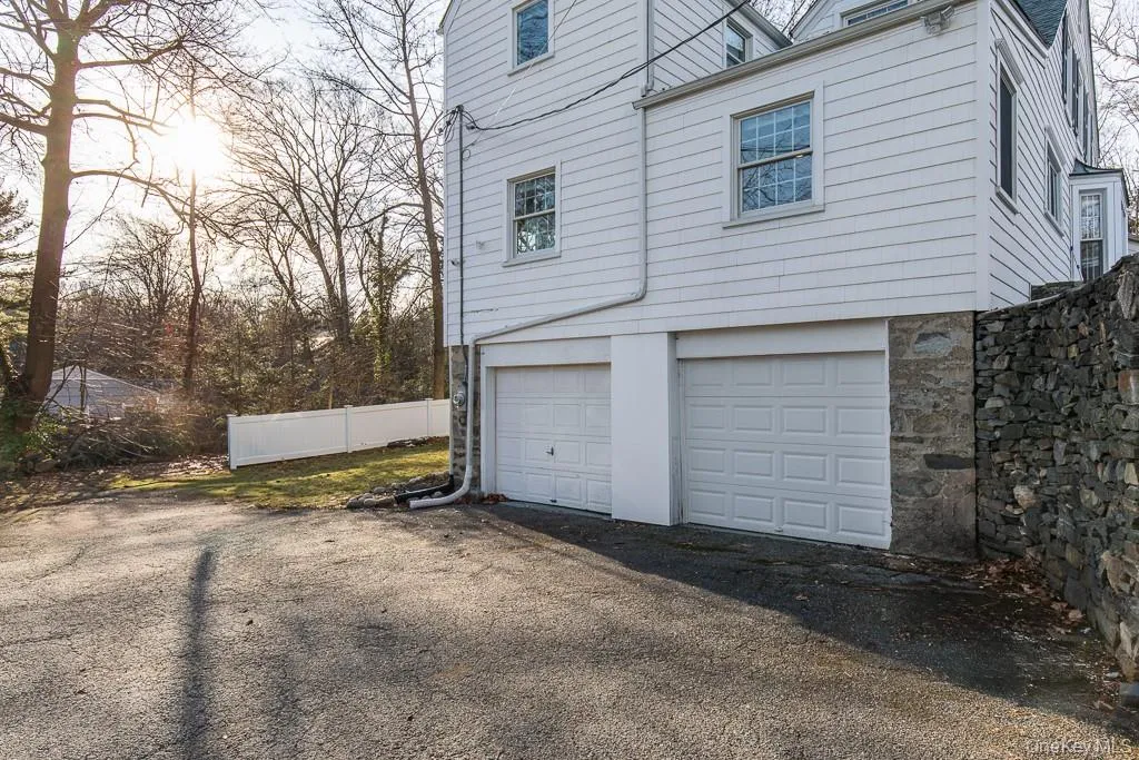 25 Roxbury Road, Greenburgh, NY, 4 Bedrooms Bedrooms, 8 Rooms Rooms,3 BathroomsBathrooms,Residential Lease,For Rent,Roxbury,0,1038932 25 Roxbury Road, Greenburgh, NY, 4 Bedrooms Bedrooms, 8 Rooms Rooms,3 BathroomsBathrooms,Residential Lease,For Rent,Roxbury,0,1038932