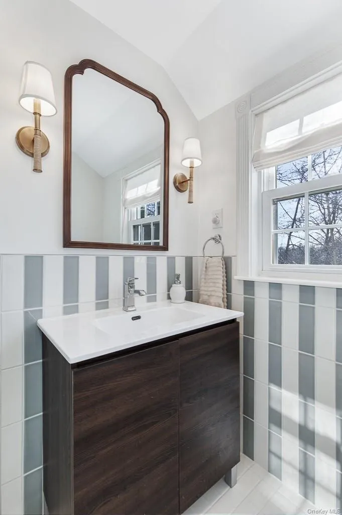 25 Roxbury Road, Greenburgh, NY, 4 Bedrooms Bedrooms, 8 Rooms Rooms,3 BathroomsBathrooms,Residential Lease,For Rent,Roxbury,0,1038932 25 Roxbury Road, Greenburgh, NY, 4 Bedrooms Bedrooms, 8 Rooms Rooms,3 BathroomsBathrooms,Residential Lease,For Rent,Roxbury,0,1038932