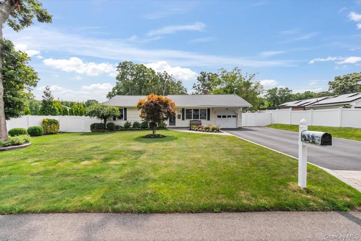 84 Stratler Drive, Brookhaven, NY, 4 Bedrooms Bedrooms, 7 Rooms Rooms,2 BathroomsBathrooms,Residential,For Rent,Stratler,0,1038933 84 Stratler Drive, Brookhaven, NY, 4 Bedrooms Bedrooms, 7 Rooms Rooms,2 BathroomsBathrooms,Residential,For Rent,Stratler,0,1038933