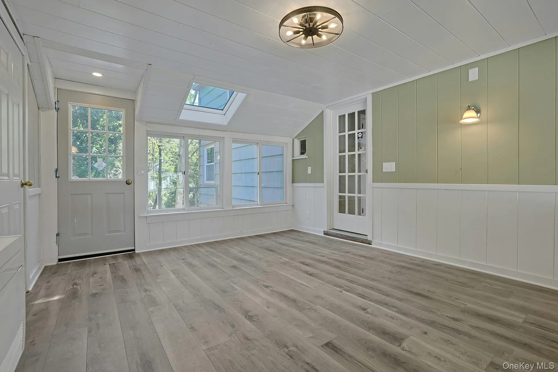 556 Babbling Brook Lane, Clarkstown, NY, 4 Bedrooms Bedrooms, 8 Rooms Rooms,3 BathroomsBathrooms,Residential,For Rent,Babbling Brook,0,1038946 556 Babbling Brook Lane, Clarkstown, NY, 4 Bedrooms Bedrooms, 8 Rooms Rooms,3 BathroomsBathrooms,Residential,For Rent,Babbling Brook,0,1038946