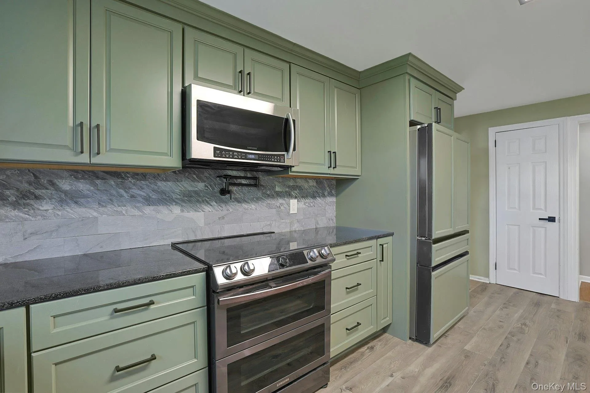 556 Babbling Brook Lane, Clarkstown, NY, 4 Bedrooms Bedrooms, 8 Rooms Rooms,3 BathroomsBathrooms,Residential,For Rent,Babbling Brook,0,1038946 556 Babbling Brook Lane, Clarkstown, NY, 4 Bedrooms Bedrooms, 8 Rooms Rooms,3 BathroomsBathrooms,Residential,For Rent,Babbling Brook,0,1038946