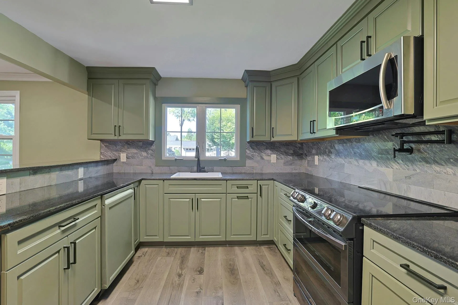 556 Babbling Brook Lane, Clarkstown, NY, 4 Bedrooms Bedrooms, 8 Rooms Rooms,3 BathroomsBathrooms,Residential,For Rent,Babbling Brook,0,1038946 556 Babbling Brook Lane, Clarkstown, NY, 4 Bedrooms Bedrooms, 8 Rooms Rooms,3 BathroomsBathrooms,Residential,For Rent,Babbling Brook,0,1038946