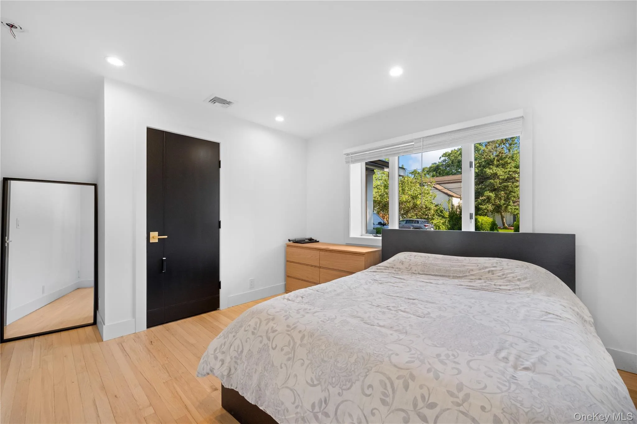 7 Tyrconnell Avenue, Oyster Bay, NY, 4 Bedrooms Bedrooms, 6 Rooms Rooms,2 BathroomsBathrooms,Residential,For Rent,Tyrconnell,0,1038950 7 Tyrconnell Avenue, Oyster Bay, NY, 4 Bedrooms Bedrooms, 6 Rooms Rooms,2 BathroomsBathrooms,Residential,For Rent,Tyrconnell,0,1038950