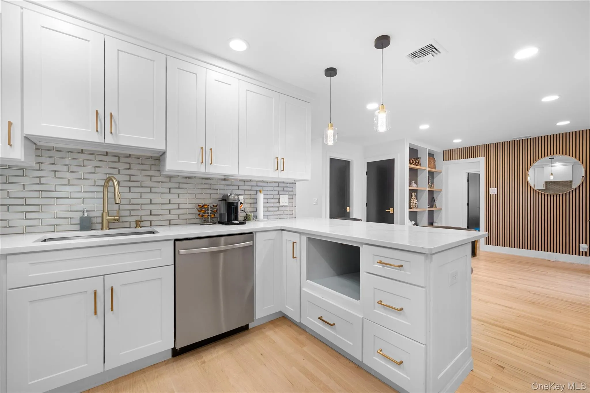 7 Tyrconnell Avenue, Oyster Bay, NY, 4 Bedrooms Bedrooms, 6 Rooms Rooms,2 BathroomsBathrooms,Residential,For Rent,Tyrconnell,0,1038950 7 Tyrconnell Avenue, Oyster Bay, NY, 4 Bedrooms Bedrooms, 6 Rooms Rooms,2 BathroomsBathrooms,Residential,For Rent,Tyrconnell,0,1038950