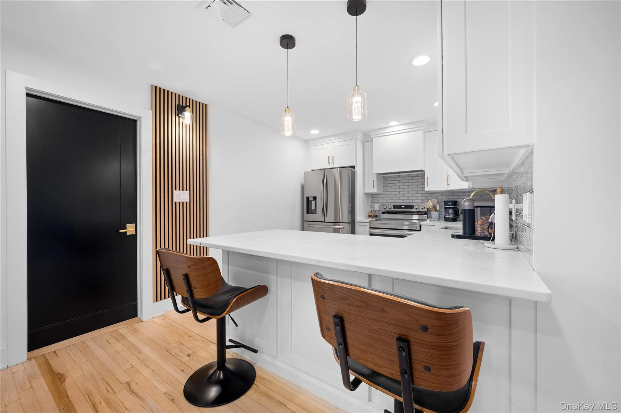 7 Tyrconnell Avenue, Oyster Bay, NY, 4 Bedrooms Bedrooms, 6 Rooms Rooms,2 BathroomsBathrooms,Residential,For Rent,Tyrconnell,0,1038950 7 Tyrconnell Avenue, Oyster Bay, NY, 4 Bedrooms Bedrooms, 6 Rooms Rooms,2 BathroomsBathrooms,Residential,For Rent,Tyrconnell,0,1038950
