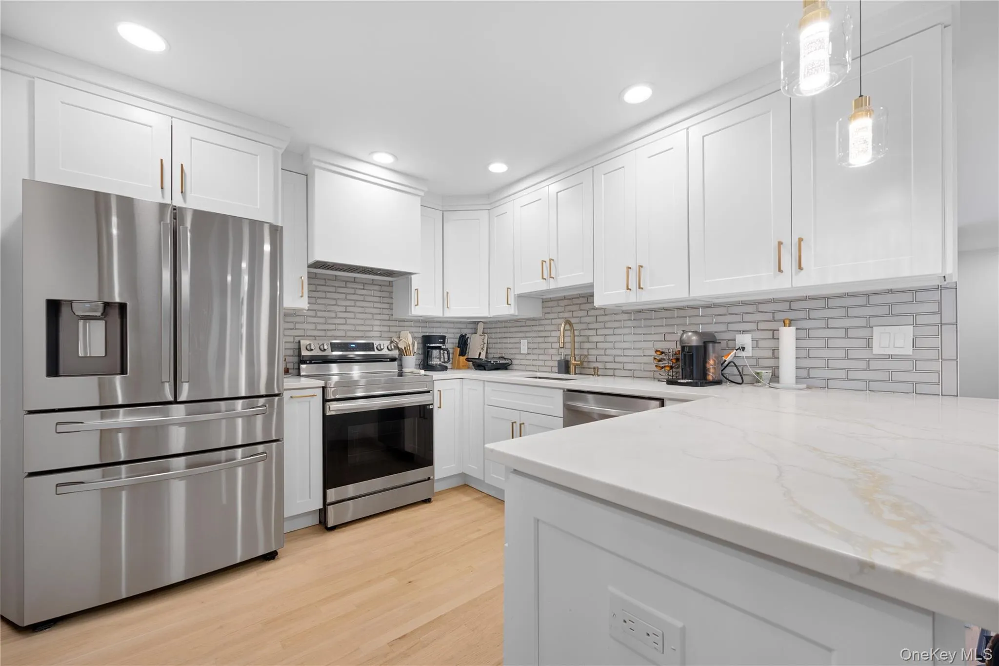 7 Tyrconnell Avenue, Oyster Bay, NY, 4 Bedrooms Bedrooms, 6 Rooms Rooms,2 BathroomsBathrooms,Residential,For Rent,Tyrconnell,0,1038950 7 Tyrconnell Avenue, Oyster Bay, NY, 4 Bedrooms Bedrooms, 6 Rooms Rooms,2 BathroomsBathrooms,Residential,For Rent,Tyrconnell,0,1038950