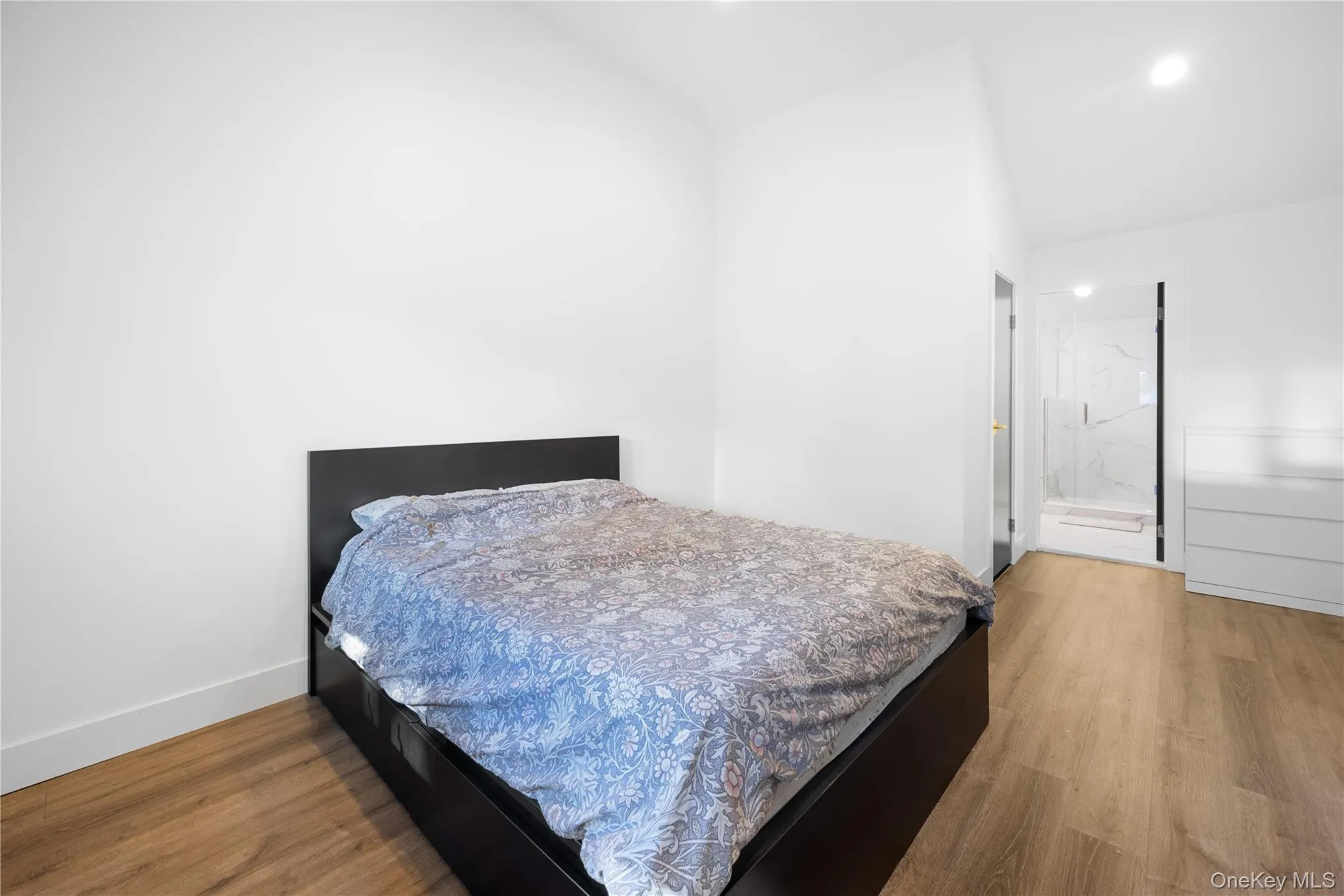 7 Tyrconnell Avenue, Oyster Bay, NY, 4 Bedrooms Bedrooms, 6 Rooms Rooms,2 BathroomsBathrooms,Residential,For Rent,Tyrconnell,0,1038950 7 Tyrconnell Avenue, Oyster Bay, NY, 4 Bedrooms Bedrooms, 6 Rooms Rooms,2 BathroomsBathrooms,Residential,For Rent,Tyrconnell,0,1038950