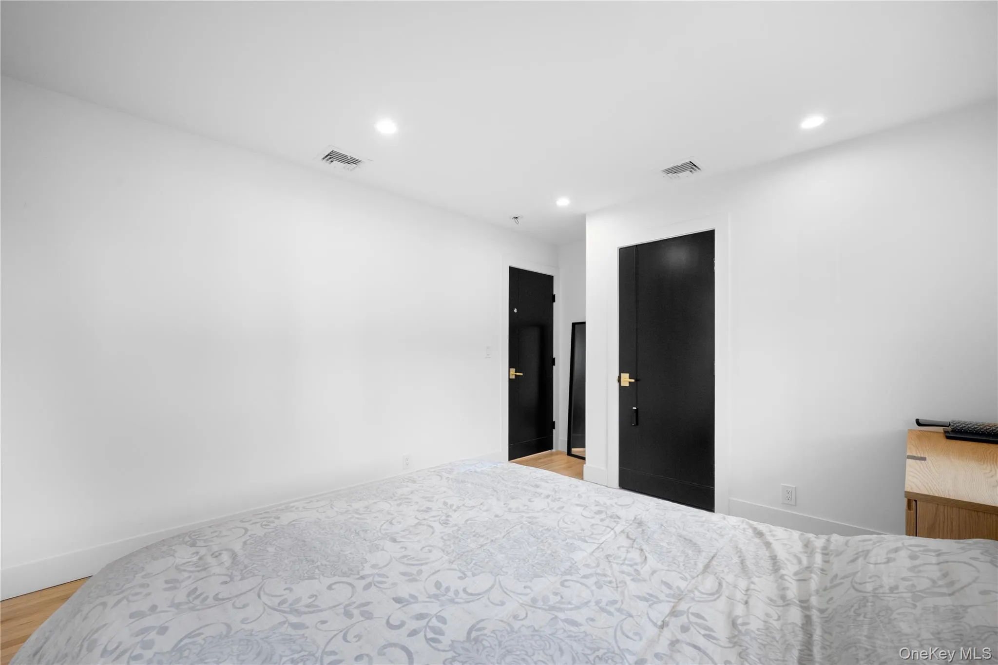 7 Tyrconnell Avenue, Oyster Bay, NY, 4 Bedrooms Bedrooms, 6 Rooms Rooms,2 BathroomsBathrooms,Residential,For Rent,Tyrconnell,0,1038950 7 Tyrconnell Avenue, Oyster Bay, NY, 4 Bedrooms Bedrooms, 6 Rooms Rooms,2 BathroomsBathrooms,Residential,For Rent,Tyrconnell,0,1038950