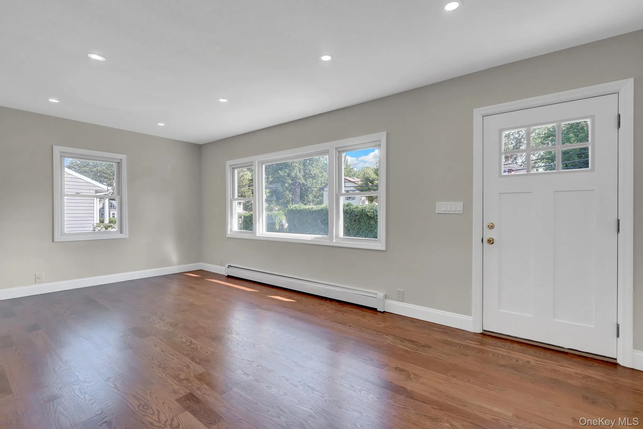 71 Valentine Avenue, Glen Cove, NY, 2 Bedrooms Bedrooms, 5 Rooms Rooms,1 BathroomBathrooms,Residential,For Rent,Valentine,0,1038951 71 Valentine Avenue, Glen Cove, NY, 2 Bedrooms Bedrooms, 5 Rooms Rooms,1 BathroomBathrooms,Residential,For Rent,Valentine,0,1038951